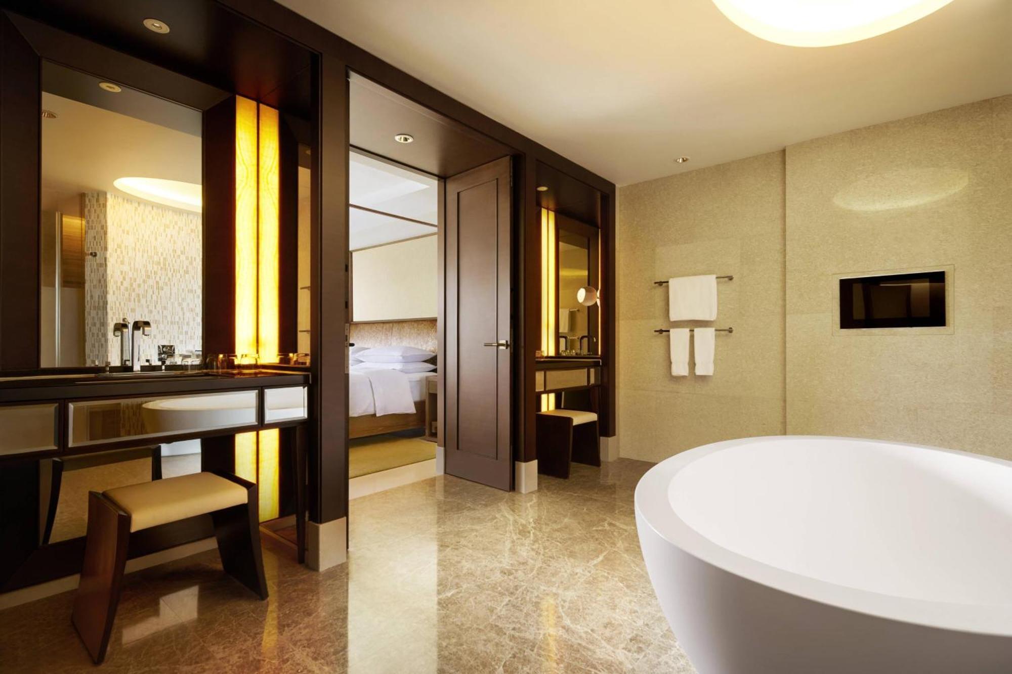 Sheraton Shenzhou Peninsula Resort Wanning Exterior photo